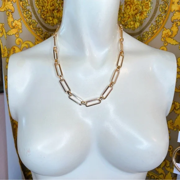 18k yellow gold plated 16” to 18” paperclip necklace ⭐️ - Picture 3 of 5